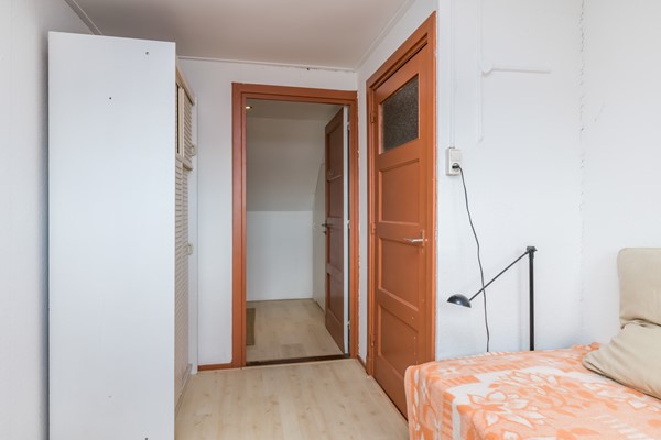 Foto - Te koop: Karakteristiek wonen met de duurzaamheid van nu! Verrassend ruime tussenwoning (1938) met 5 slaapkamers, hybride warmtepomp en Energielabel A nabij het centrum van Heerlen. 